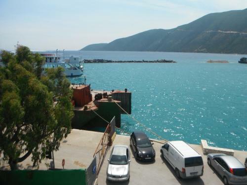 Hostal Orfeas Rooms