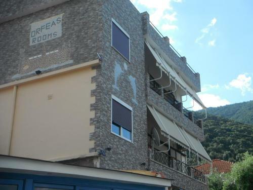 Hostal Orfeas Rooms