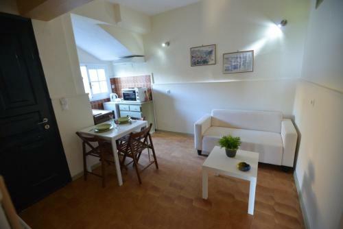 Apartamento Kontos Mansion