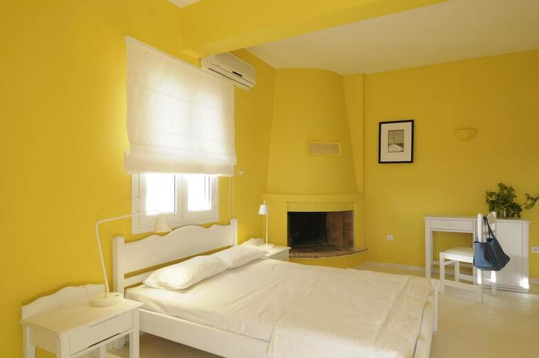 Hostal Kymothoi Rooms & Pool Bar