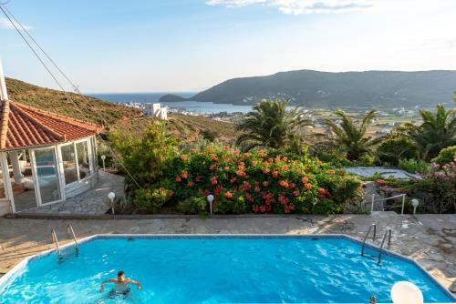 Hostal Kymothoi Rooms & Pool Bar