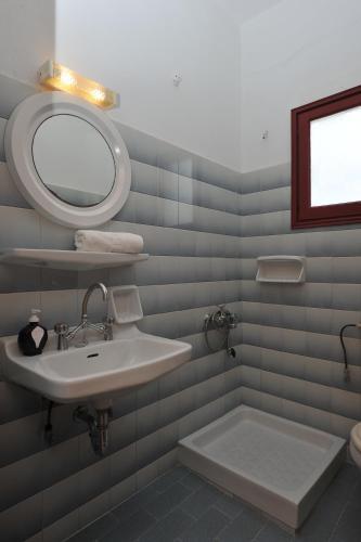 Rallis Apartments