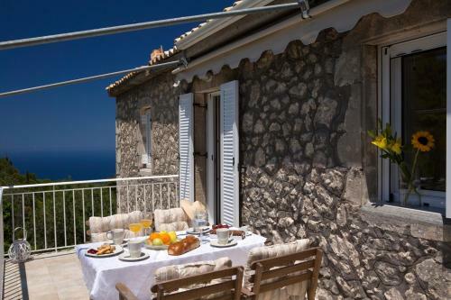 Lefkas Cottage House