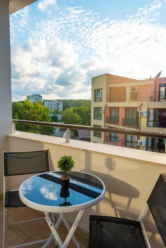 Green Paradise Deluxe Apartments