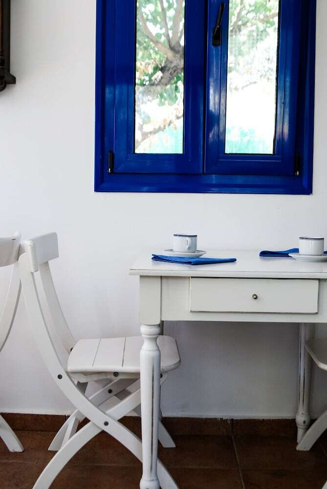 Katikies Studios & Apartments