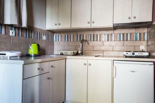Irilena Studios And Apartments