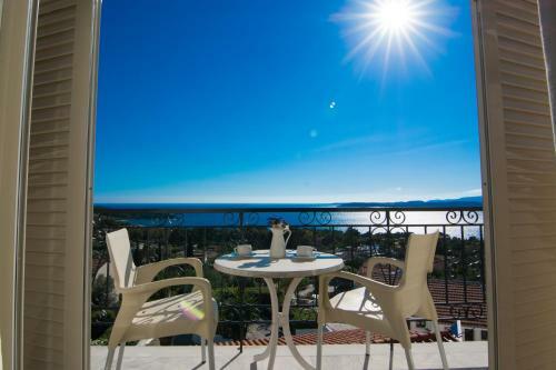 Irilena Studios And Apartments