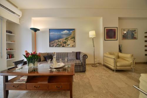 Architect Designer's Apartment In Kolonaki