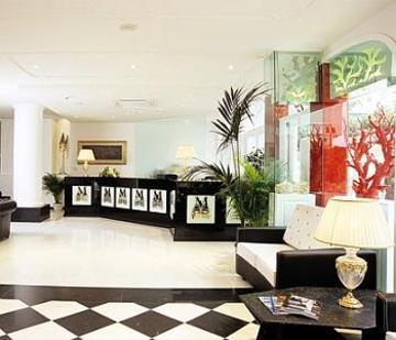 M Glamour Hotel