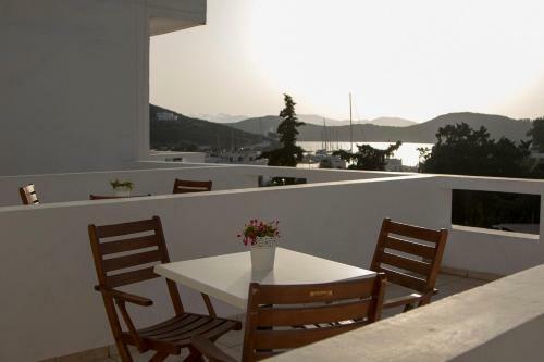 Armadoros Hotel / Ios Backpackers