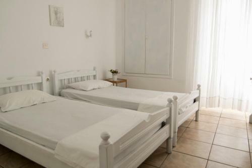 Armadoros Hotel / Ios Backpackers