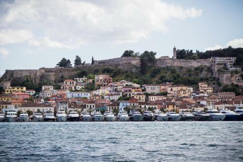 Hostal Acronafplia Pension B&d