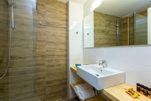 Golden Coast Seaside Apartments