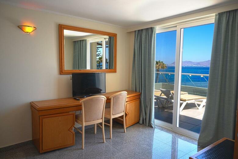 Aparthotel Bristol Sea View Apartments