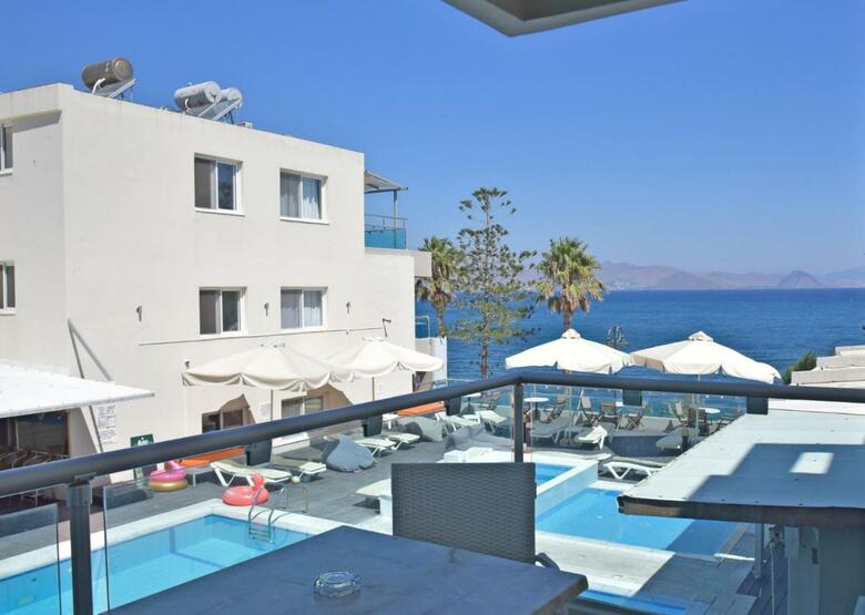 Aparthotel Bristol Sea View Apartments