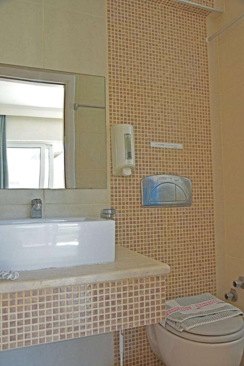 Aparthotel Bristol Sea View Apartments