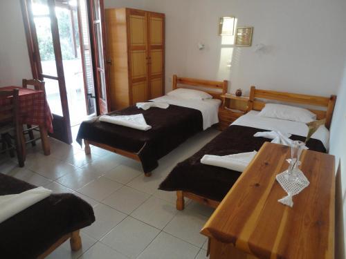 Hostal Archontika Apartments