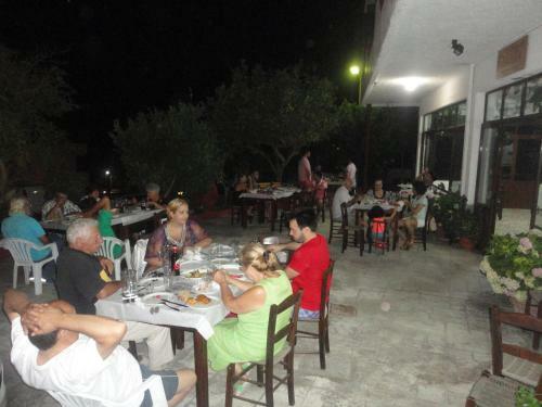 Hostal Archontika Apartments