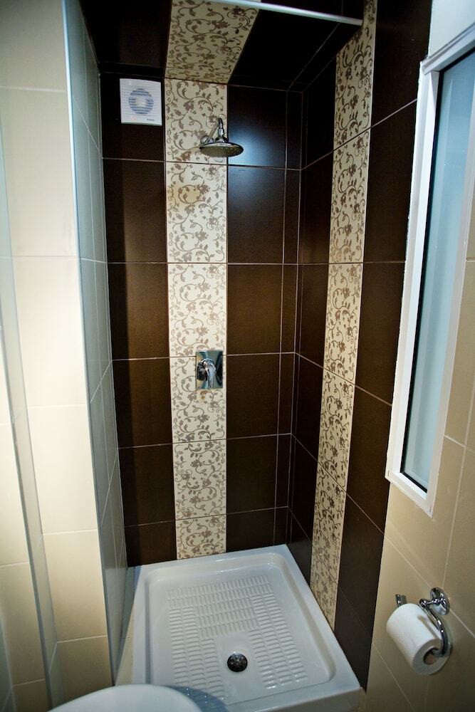 Rg Status Hotel