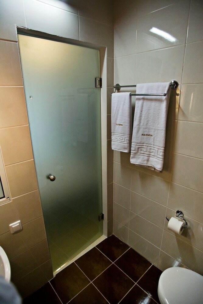 Rg Status Hotel