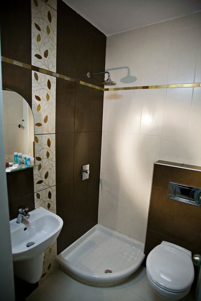 Rg Status Hotel