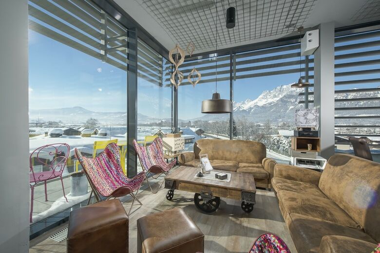 Cubo Sport & Art Hotel
