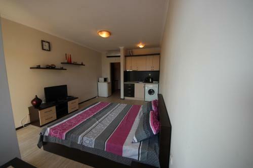 Menada Crystal Park Apartments