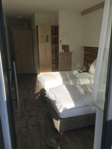 Motel Burg Rooms