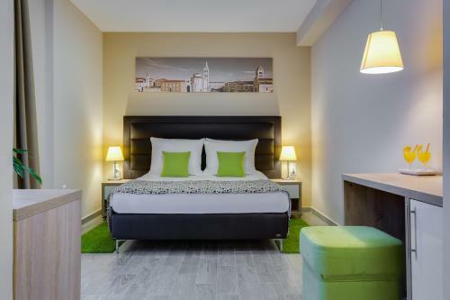 Hotel Pinija Petrecane