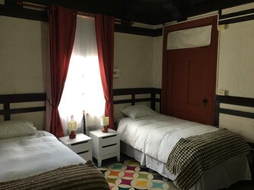 Bed & Breakfast Costanera Hostel
