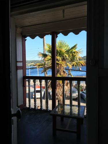 Bed & Breakfast Costanera Hostel