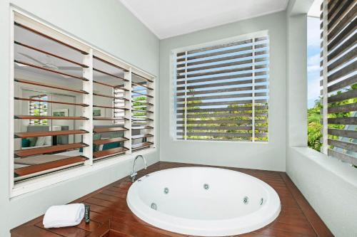 Hotel Mantra Aqueous On Port (spa)