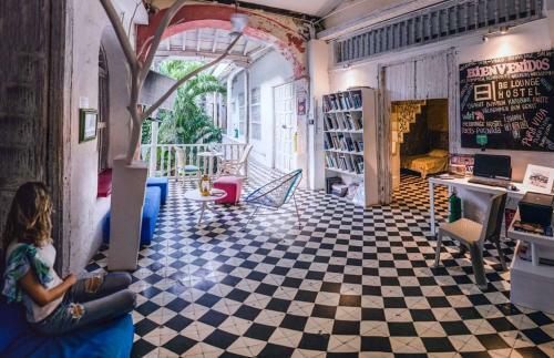 Be Lounge Hostel