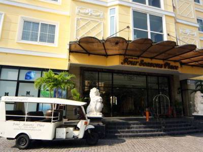 Hotel Four Seasons Place