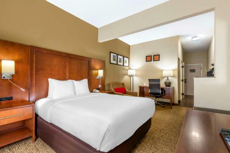 Hotel Comfort Suites