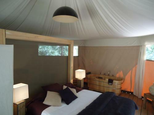 Hotel Prehistoric Lodge