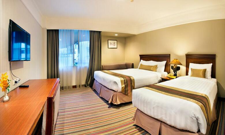 Royal Hotel