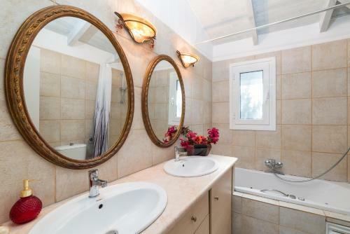 Neptune Family Villa