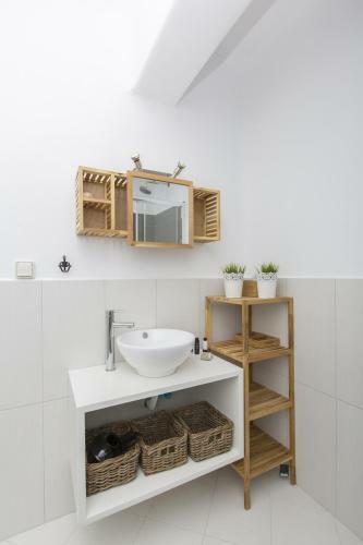 Xenias Home