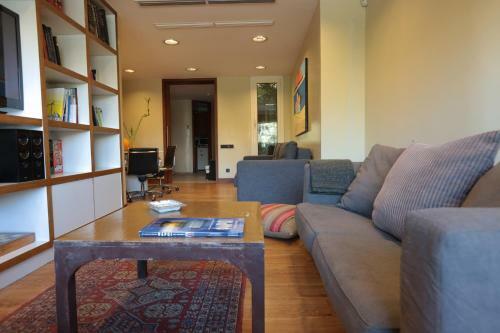 Elegant Apartment In Athens