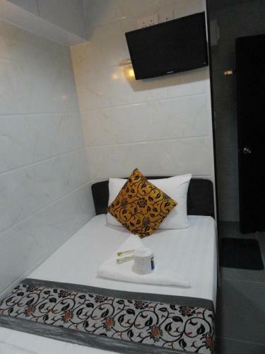 Hostal Paris Guest House (d2, 10/f)