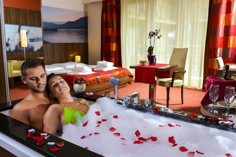 Royal Club Hotel