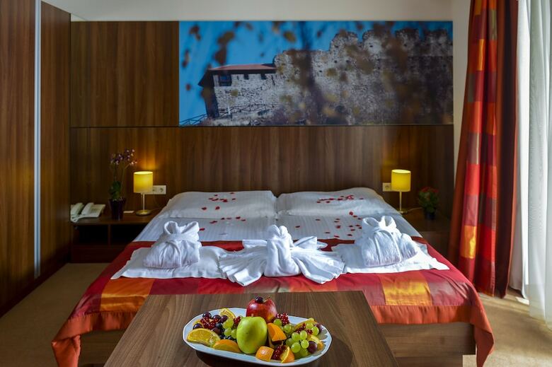 Royal Club Hotel