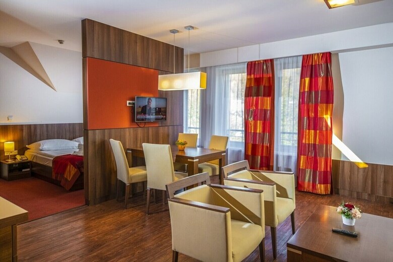 Royal Club Hotel