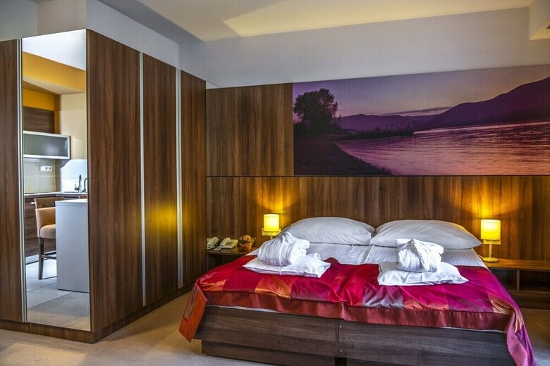 Royal Club Hotel