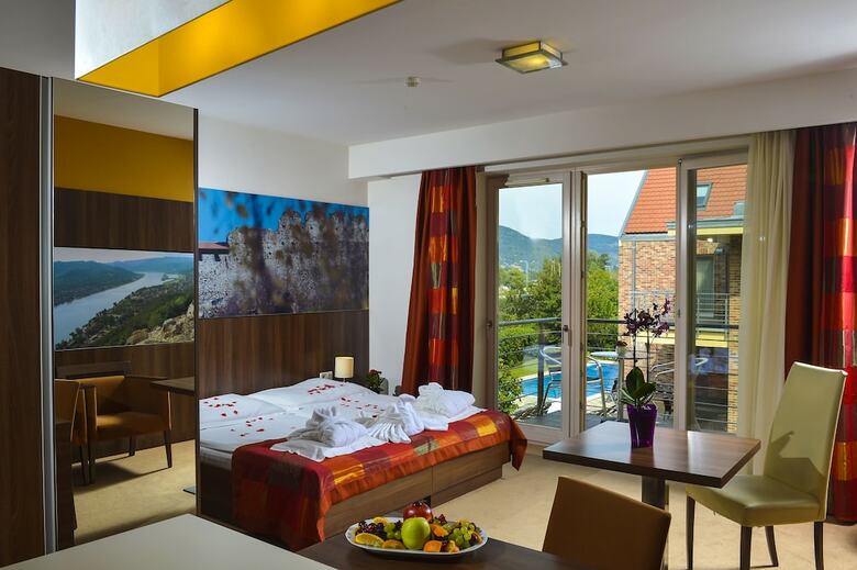 Royal Club Hotel