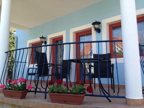 Hostal K�k Lag�na Vend�gh�z