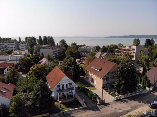 Hostal K�k Lag�na Vend�gh�z