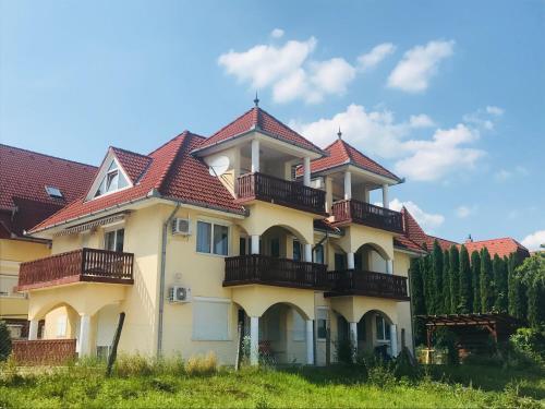 Voyage Apartments