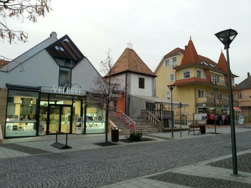 Pedestrian Street Apartment